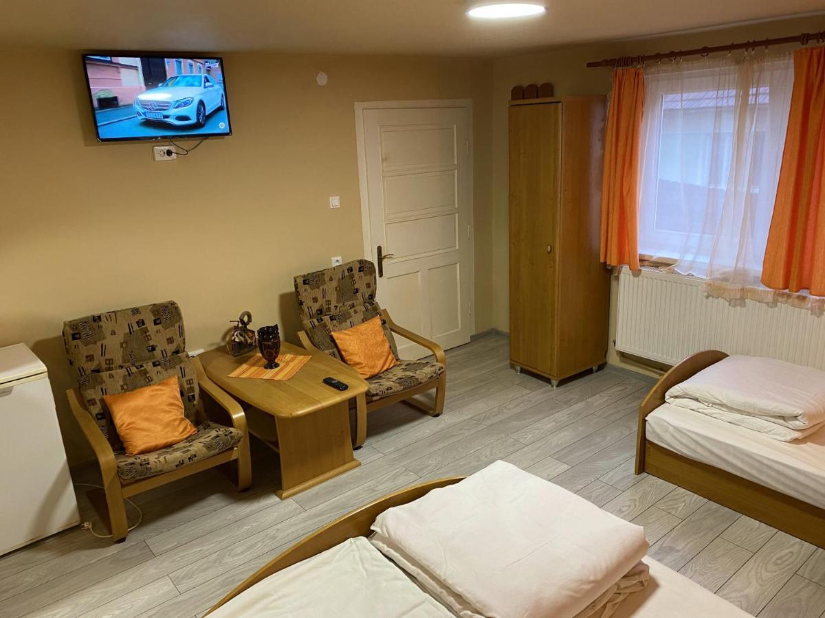 Farkaslaki Kulcsoshaz Lupeni (Harghita) Exteriör bild