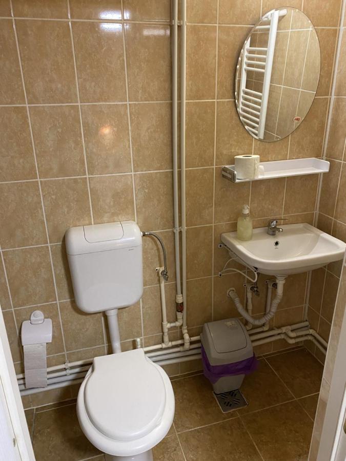 Farkaslaki Kulcsoshaz Lupeni (Harghita) Exteriör bild