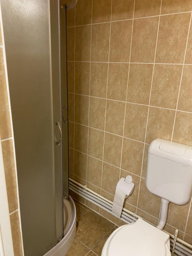 Farkaslaki Kulcsoshaz Lupeni (Harghita) Exteriör bild
